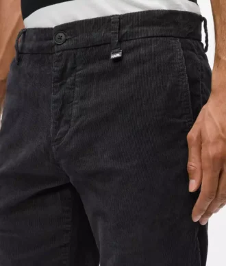 Chino-housut