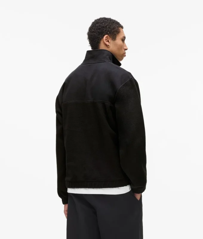 Fleece-huppari puolivetoketjulla Fleece-huppari puolivetoketjulla