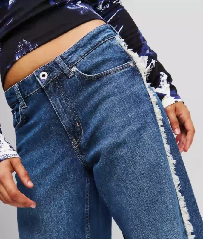 FRINGED MID-RISE RELAXED JEANS FRINGED MID-RISE RELAXED JEANS