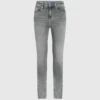 Haalistuneet skinny-farkut Haalistuneet skinny-farkut