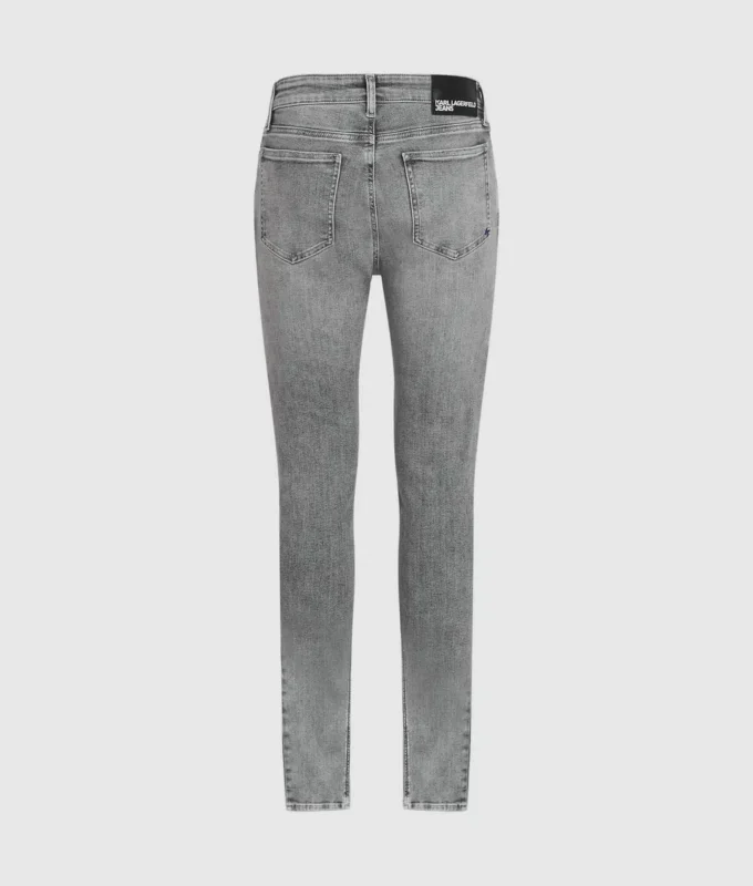 Haalistuneet skinny-farkut Haalistuneet skinny-farkut