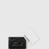 K/Signature-niittien koristama olkalaukku K/Signature-niittien koristama olkalaukku