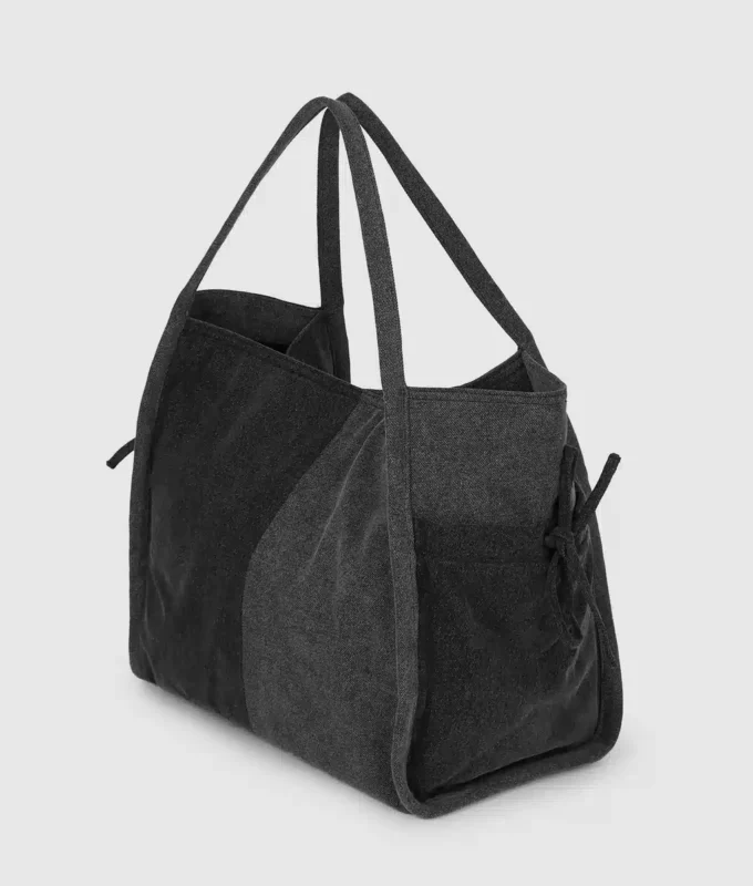 Kaksivärinen denim-ostoskassi Kaksivärinen denim-ostoskassi