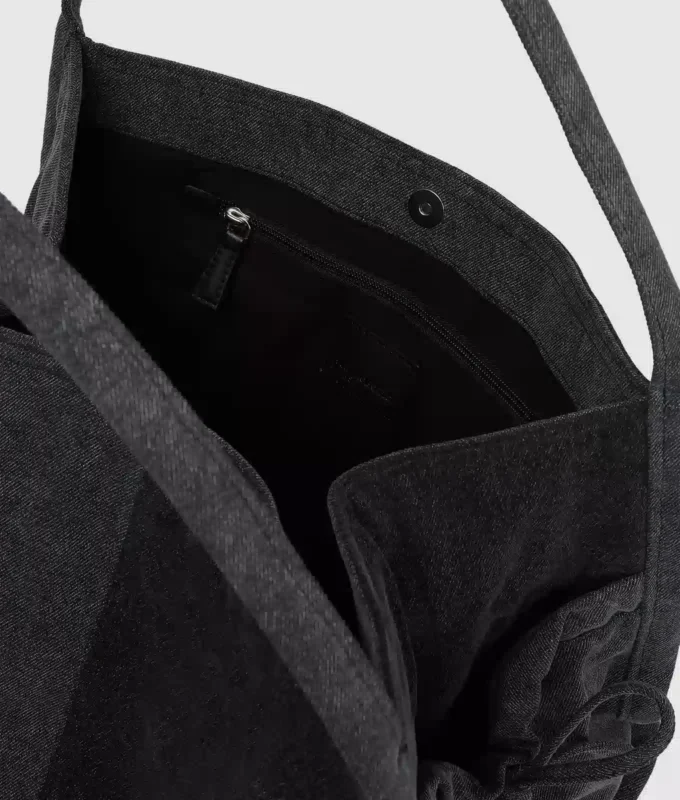 Kaksivärinen denim-ostoskassi Kaksivärinen denim-ostoskassi