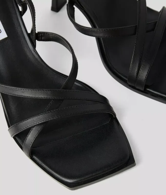 KARMEL SIGNIA CHAIN STRAP HEELED SANDALS