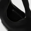 Kiiltävä nyloninen olkalaukku Kiiltävä nyloninen olkalaukku