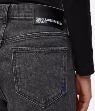 Korkea vyötäröinen suora farkku