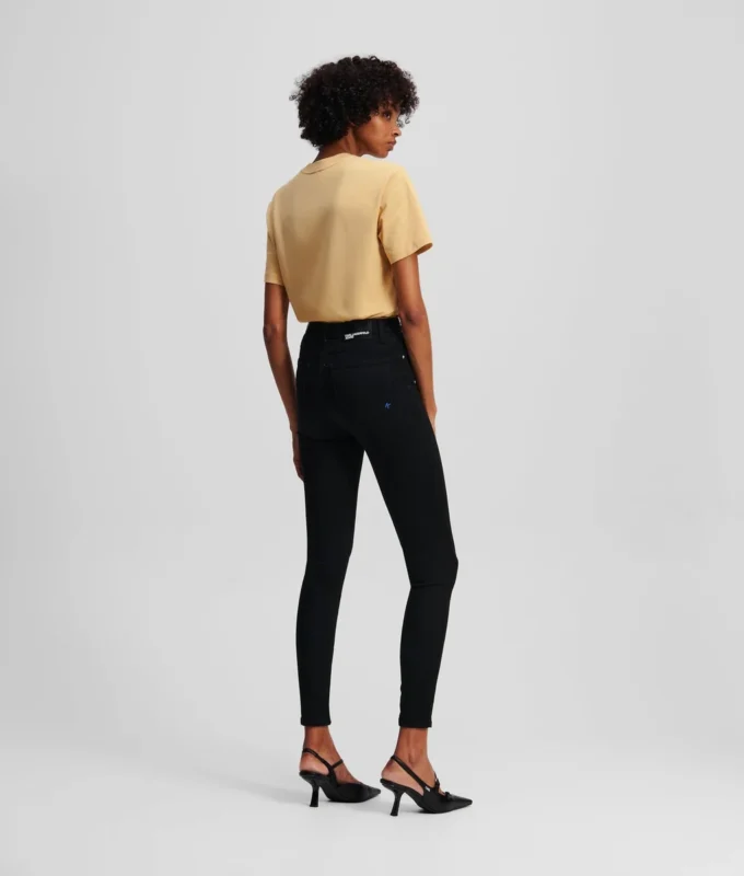 KORKEAVYÖTÄRÖISET SKINNY-FARKUT KORKEAVYÖTÄRÖISET SKINNY-FARKUT