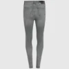 Korkeavyötäröiset skinny-farkut Korkeavyötäröiset skinny-farkut