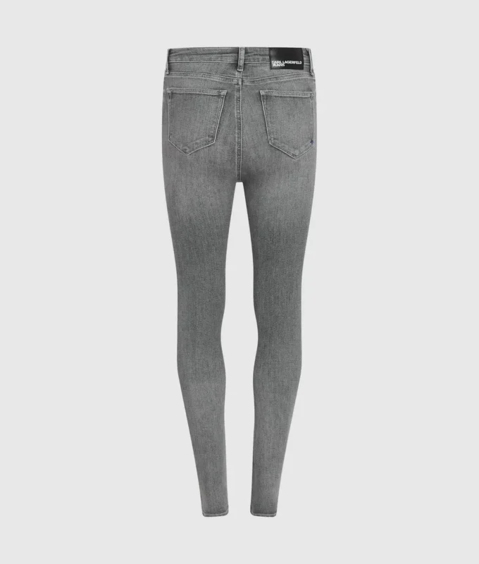 Korkeavyötäröiset skinny-farkut Korkeavyötäröiset skinny-farkut
