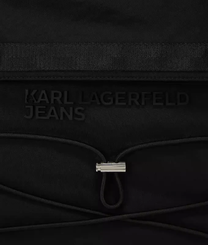 Käytännöllinen kiristysnauhallinen reppu Käytännöllinen kiristysnauhallinen reppu