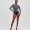 METALLINEN STRASSIKORISTELTU BODY METALLINEN STRASSIKORISTELTU BODY