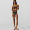 Metalliset bikinien alaosat