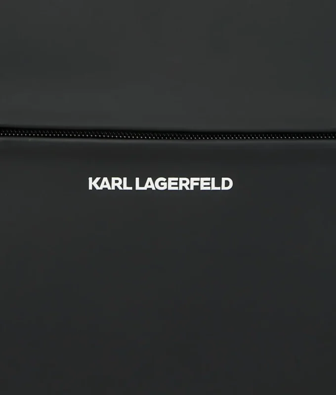 Minimalistinen logoreppu Minimalistinen logoreppu