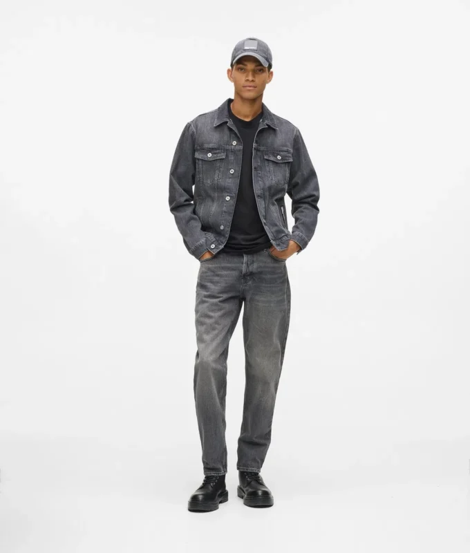 Normaalisti istuva denimtakki Normaalisti istuva denimtakki