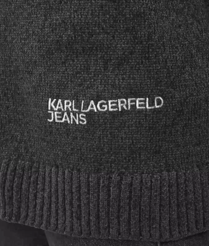 Oversized-neuletakki Oversized-neuletakki