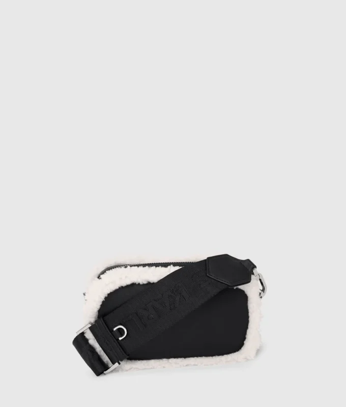 Shearling-kameran olkalaukku Shearling-kameran olkalaukku