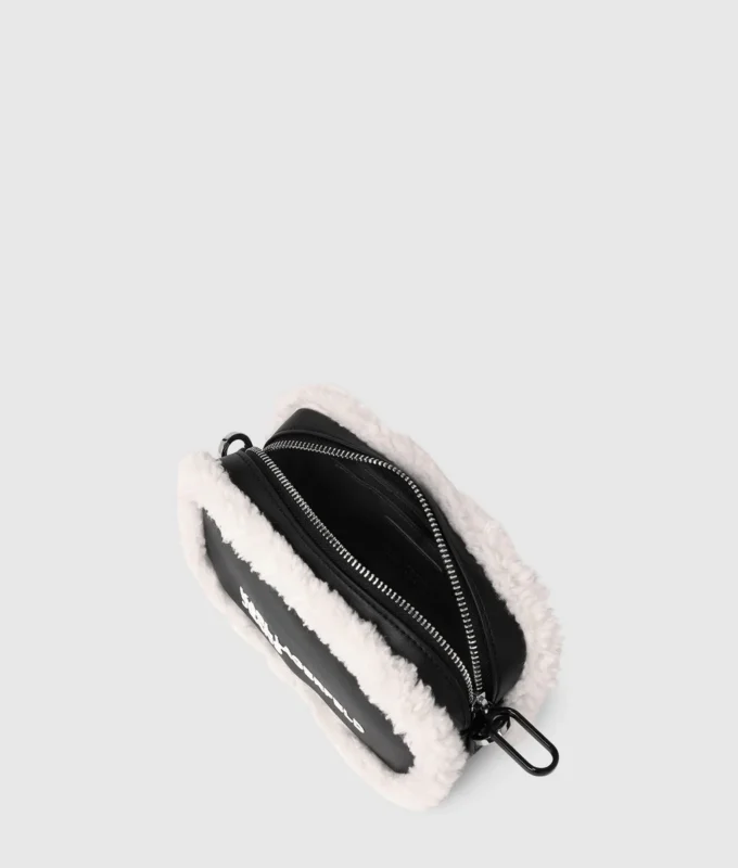 Shearling-kameran olkalaukku Shearling-kameran olkalaukku