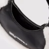 Shearling-kuu-olkalaukku Shearling-kuu-olkalaukku