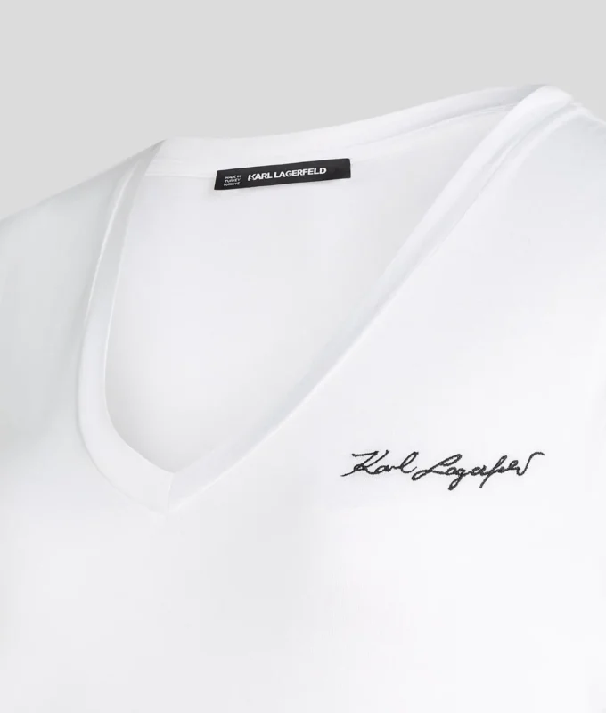SIGNATURE V-KAULA-AUKKOINEN RYPPYINEN T-PAITA SIGNATURE V-KAULA-AUKKOINEN RYPPYINEN T-PAITA