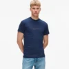 Slim-mallinen logopaita Slim-mallinen logopaita