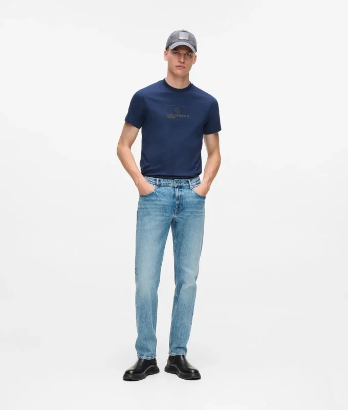 Slim-mallinen logopaita Slim-mallinen logopaita