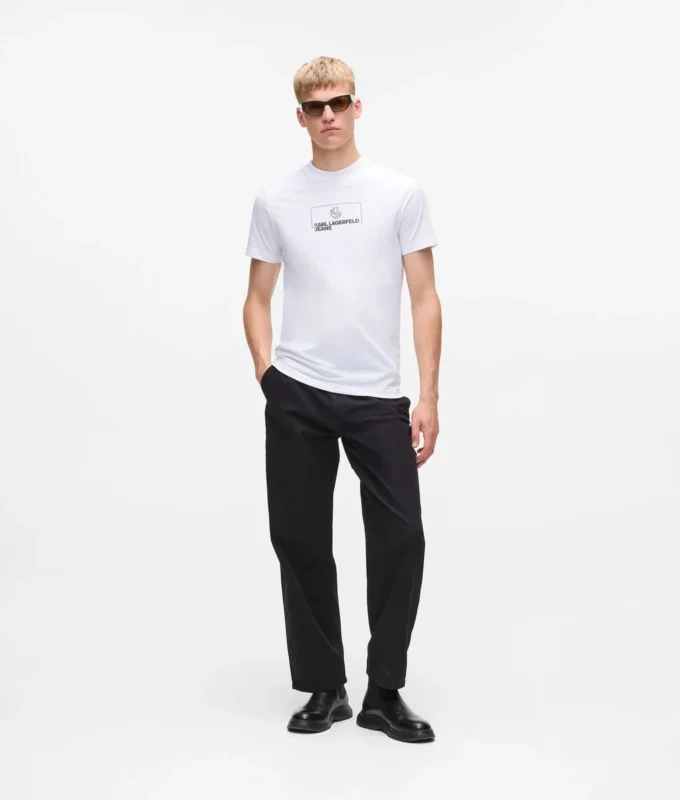 Slim-mallinen logopaita Slim-mallinen logopaita