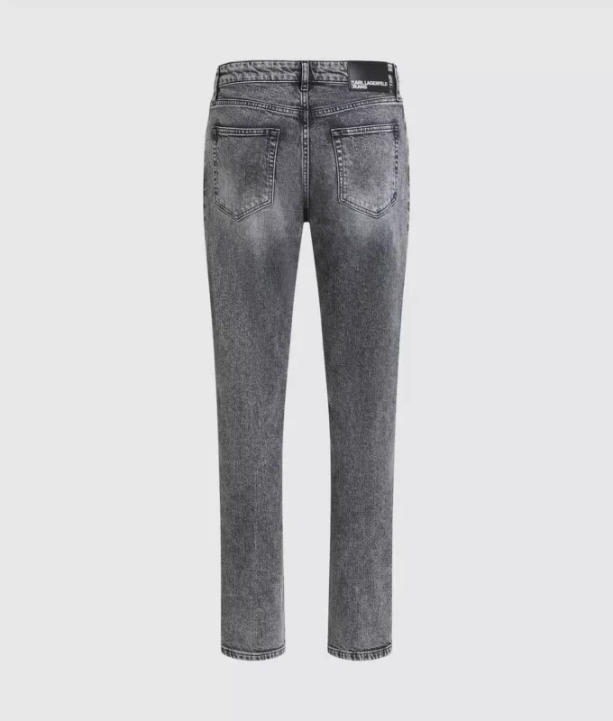Slim-malliset farkut Slim-malliset farkut