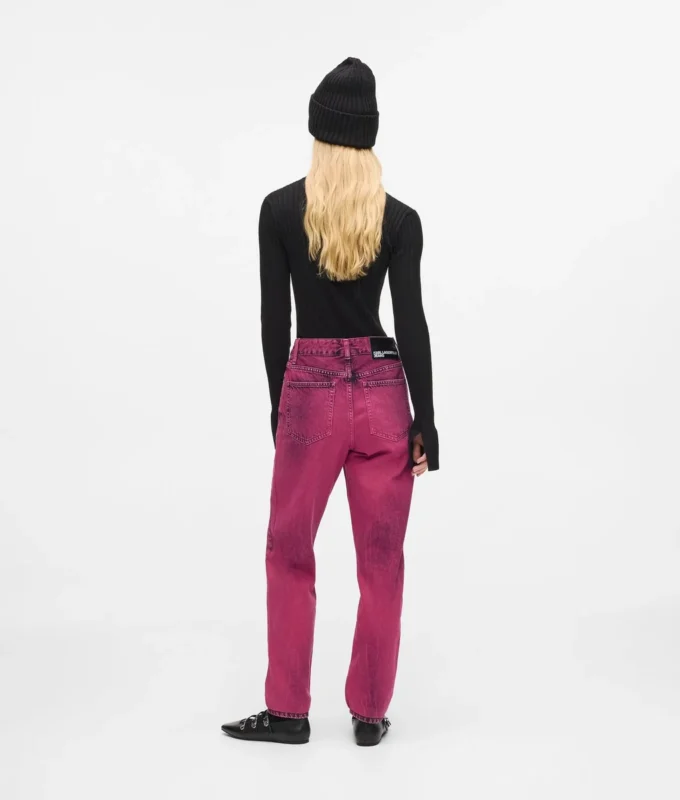 Spray paint mom jeans Spray paint mom jeans
