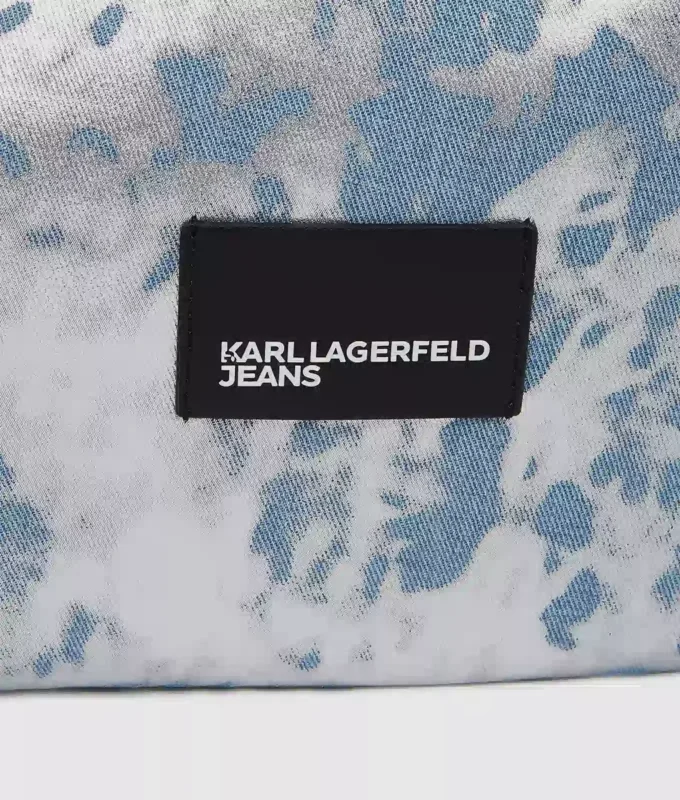 Suuri, kiiltävä denim-hobo-laukku Suuri, kiiltävä denim-hobo-laukku