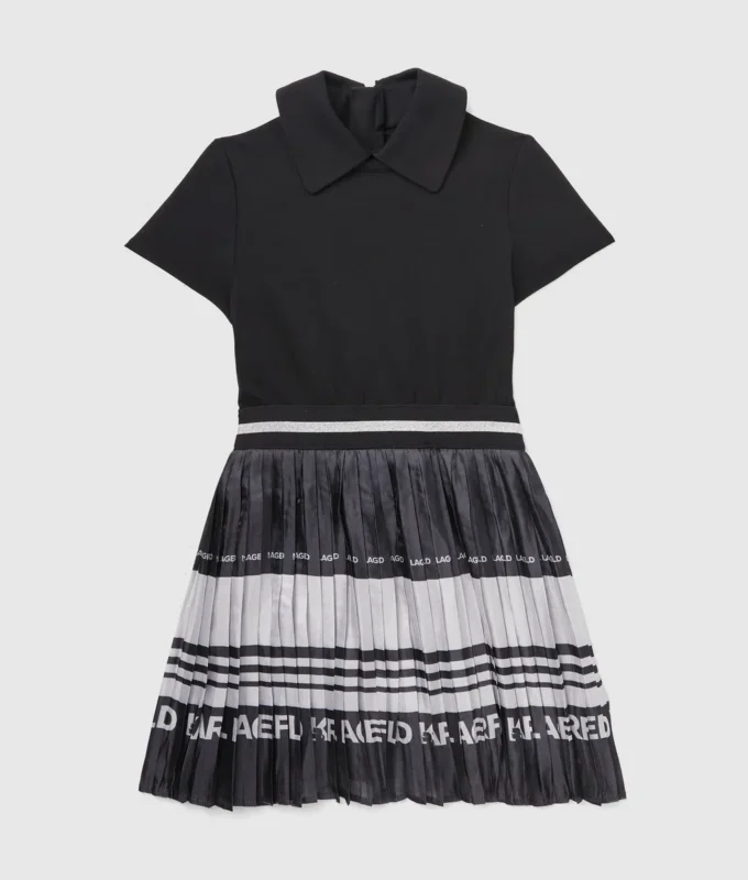 Tyttöjen laskostettu mekko Tyttöjen laskostettu mekko