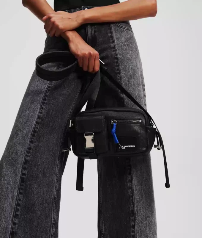 UTILITY-PINNOITETTU DENIM-KAMERALUKKO UTILITY-PINNOITETTU DENIM-KAMERALUKKO