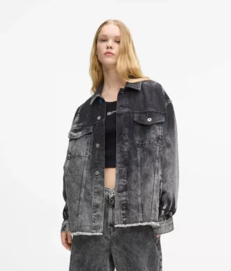 Valkaistu denimtakki