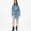 Vyötäröinen denim-mekko Vyötäröinen denim-mekko